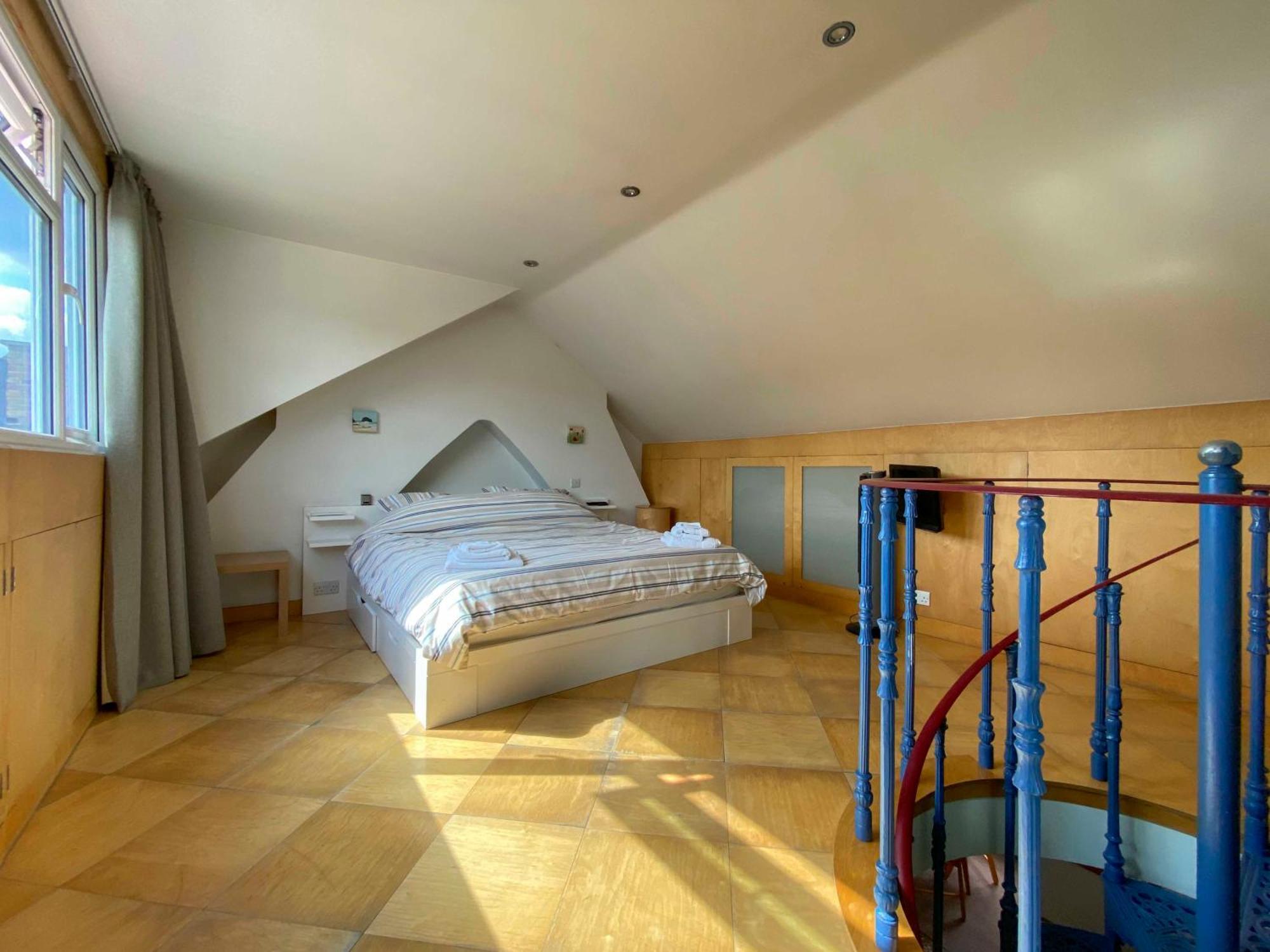 8 Ravenscourt Gardens Apartment London Exterior photo